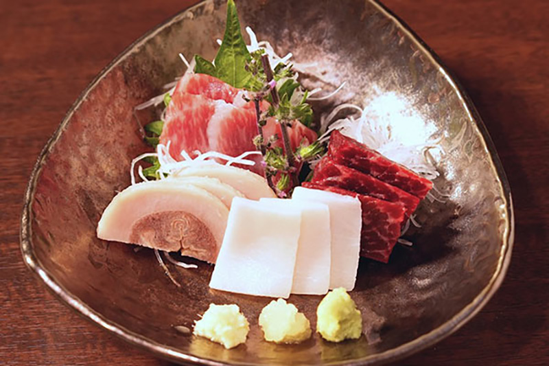 鯨のお造り 盛り合わせ 尾の身 赤肉 本皮 心臓